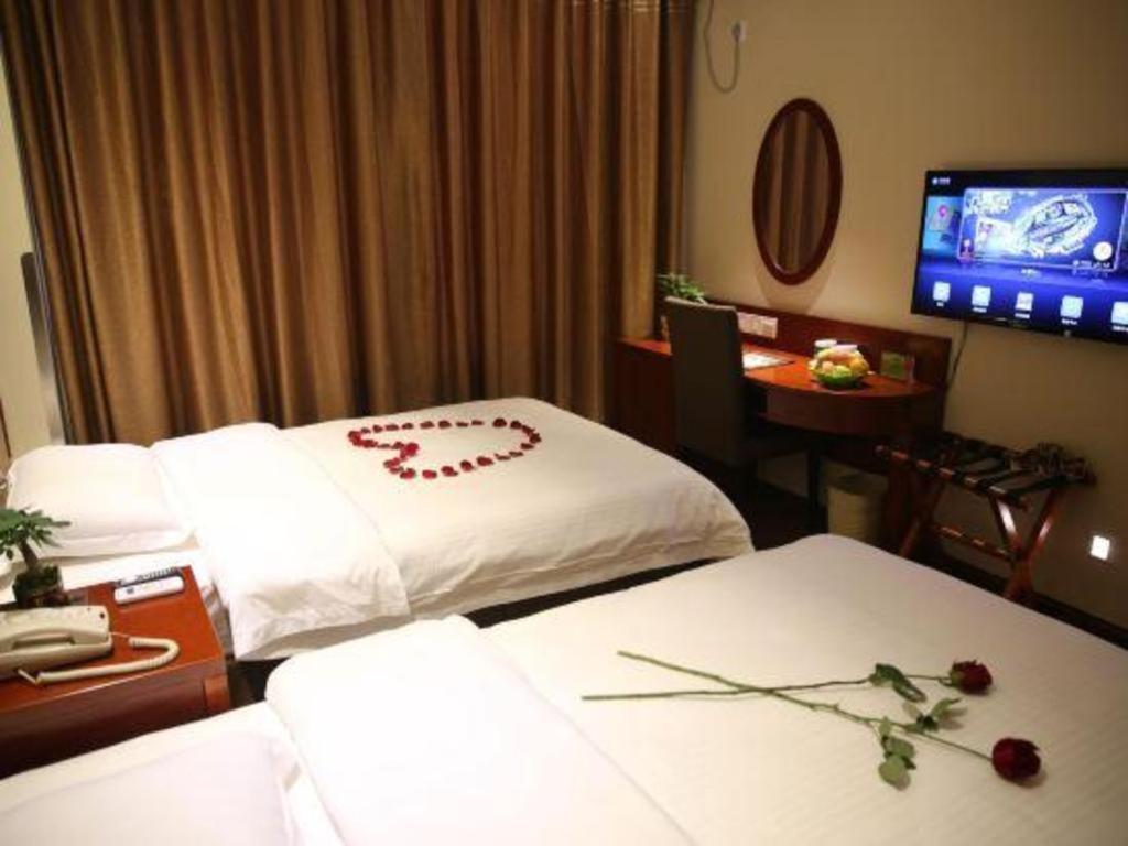 Greentree Inn Bole Wanxianghui Express Hotel Экстерьер фото