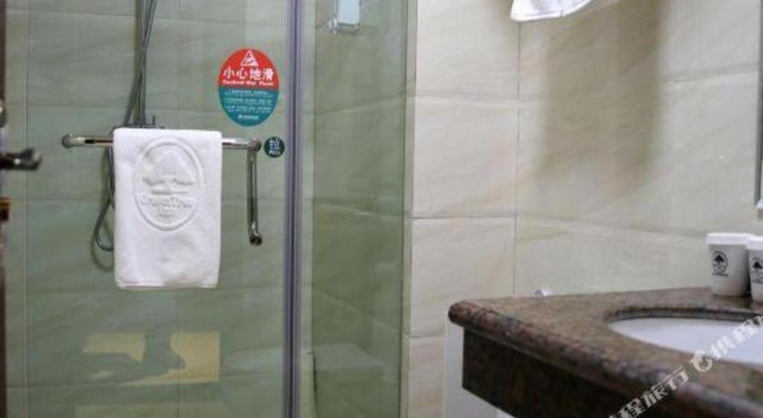Greentree Inn Bole Wanxianghui Express Hotel Экстерьер фото