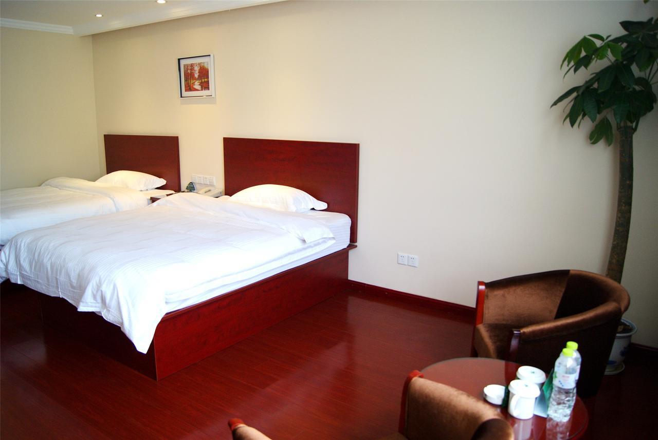 Greentree Inn Bole Wanxianghui Express Hotel Экстерьер фото